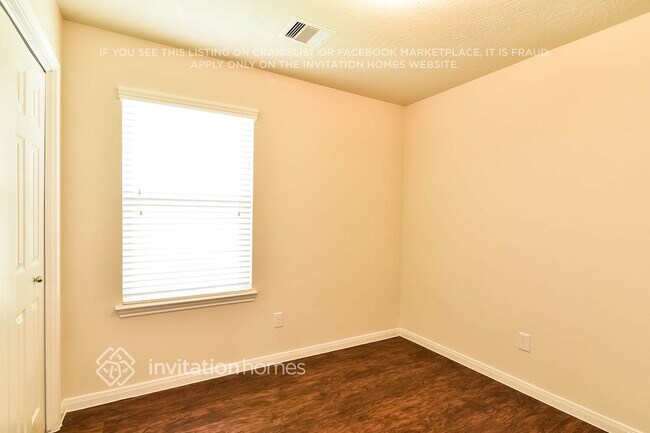 Foto del edificio - 6107 El Granate Dr