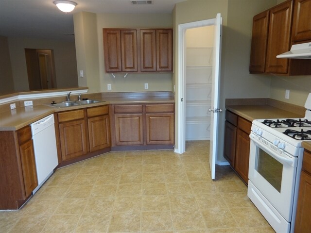 Foto del edificio - 211 Remington Run