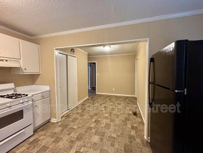 Foto del edificio - 3212 Sycamore Dr