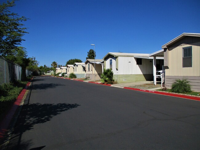 Building Photo - Rancho Del Rio Estates