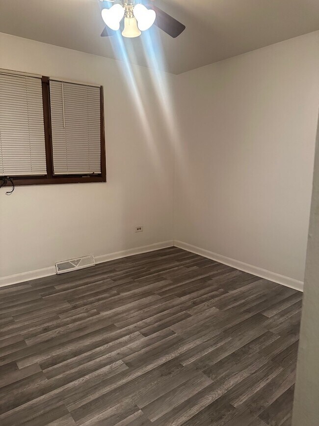 Foto del edificio - 380 Mackinaw Ave