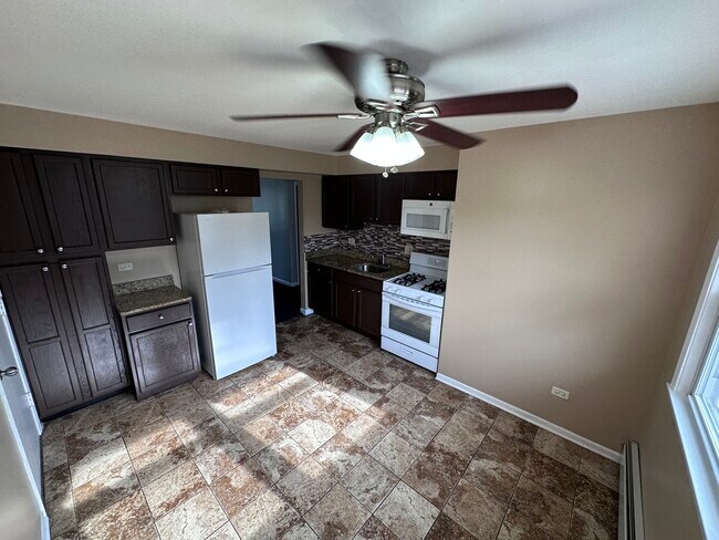 Foto del edificio - 14500 Cottage Grove Ave