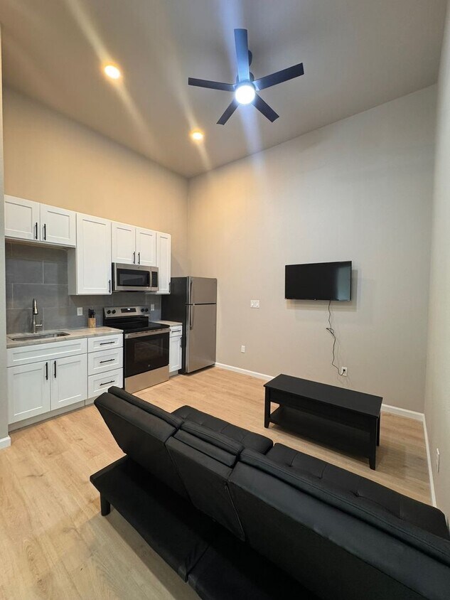 Foto principal - 418 S Commercial St