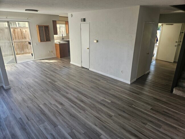 Foto del edificio - 289 Melrose Dr