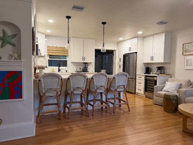 Building Photo - 234 24th Ave N