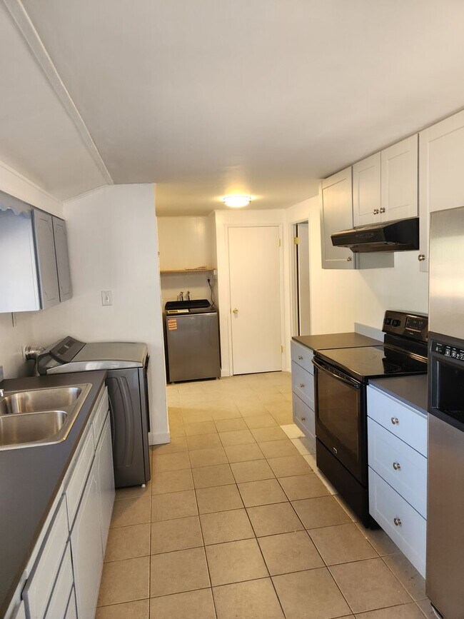 Foto del edificio - Peacock Hill Ave NW Duplex