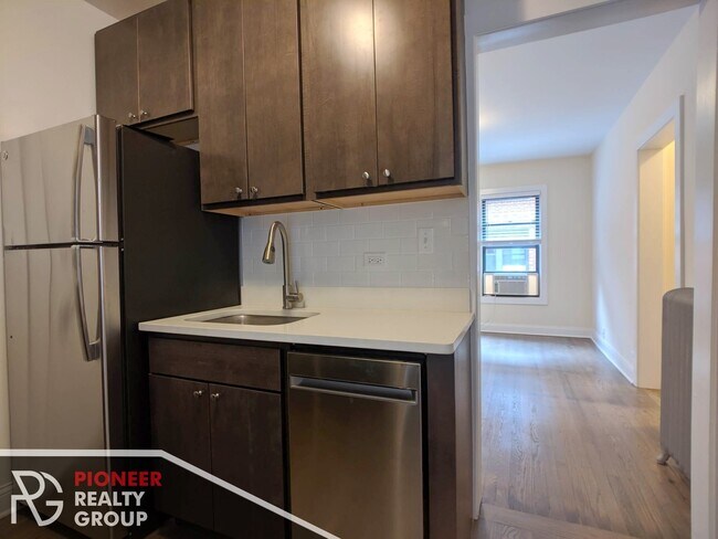 Foto del edificio - 2642 N Spaulding Ave