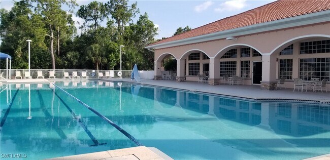 Foto del edificio - 7745 Woodbrook Cir