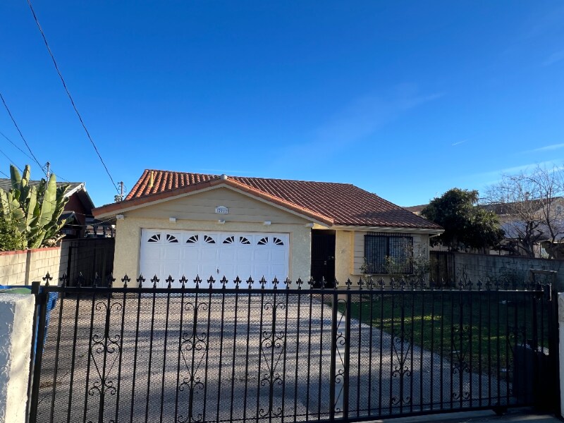 Primary Photo - 12912 Van Nuys Blvd