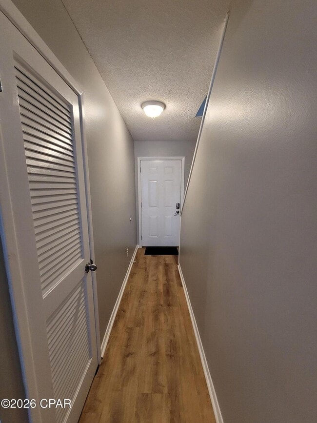 Building Photo - 1202 Drake Ave