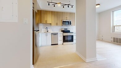 Interior Photo - 330 Metcalfe