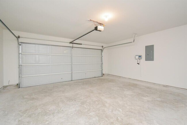Foto del edificio - 4231 Helmside Ln