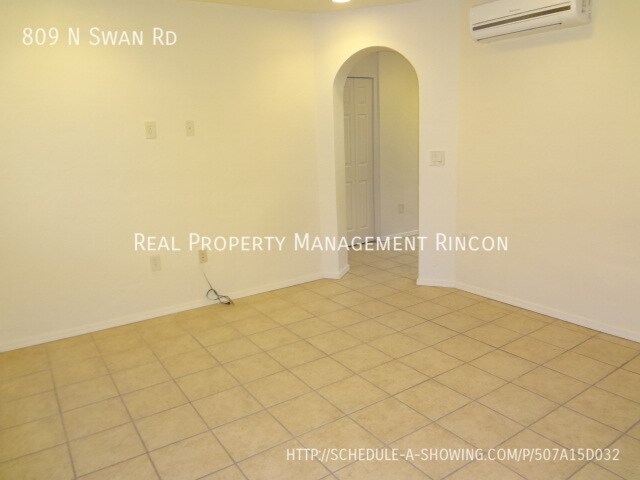 Foto del edificio - 809 N Swan Rd