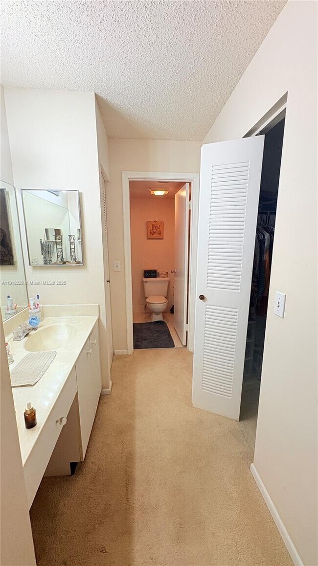 Foto del edificio - 12900 SW 13th St