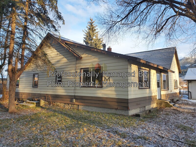 Primary Photo - 16760 Main St