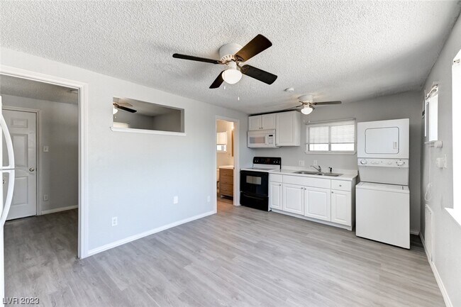 Building Photo - 1306 Rexford Pl