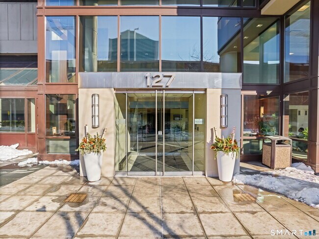 Foto del edificio - 127 Greyrock Pl