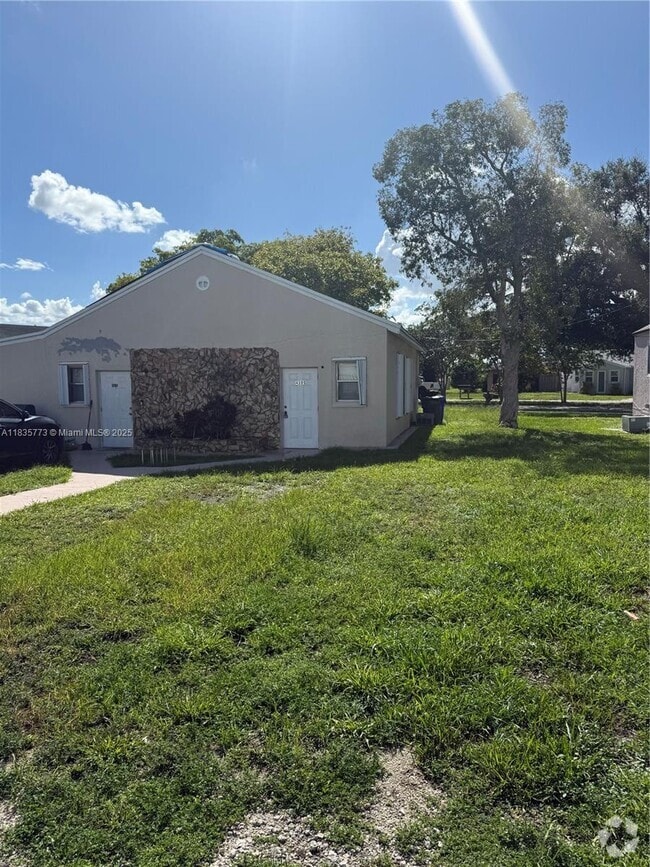 Building Photo - 410 N 58th Ave