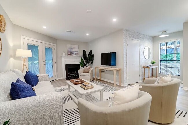 Foto del edificio - 2BD/2BA Town Home Mount Pleasant Fully Furnished - Available Feb 1st, 2026 LEASE TERM NEGOTIABLE