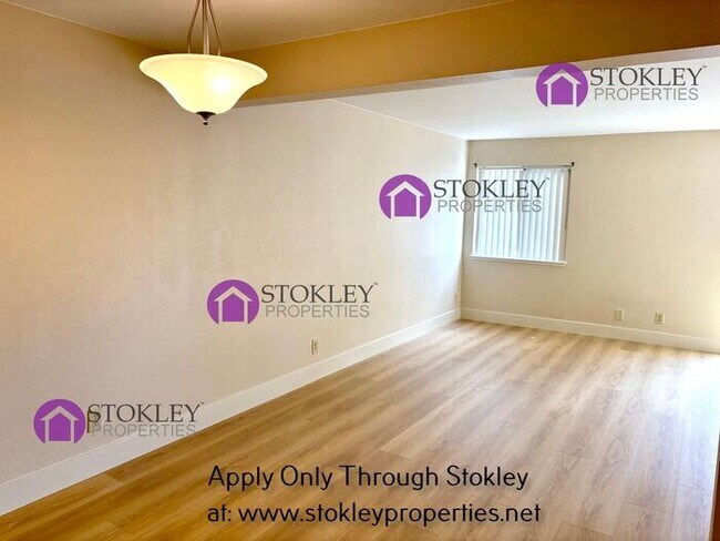 Foto del edificio - 5085 Valley Crest Dr