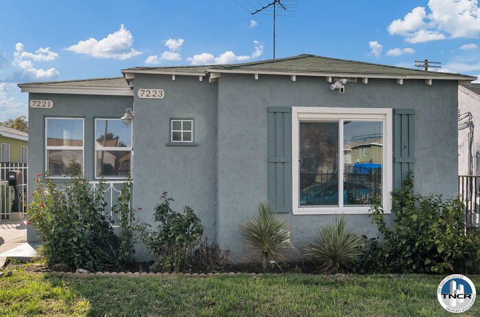 Primary Photo - 7223 S Denker Ave
