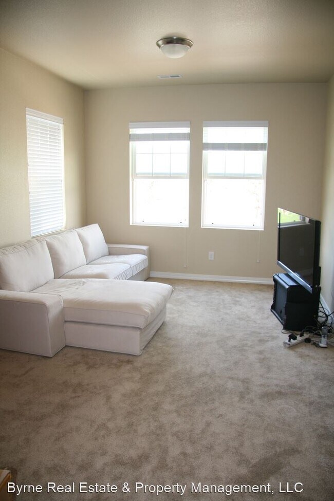 Building Photo - 3 br, 2.5 bath House - 1637 Gold Hill Mesa Dr