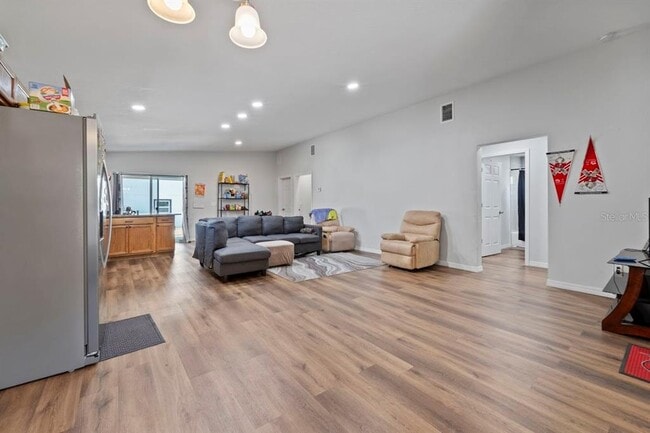 Building Photo - 1650 14th St S