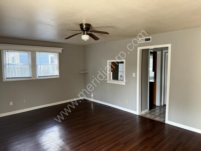 Building Photo - 4411 S Colonial Ave