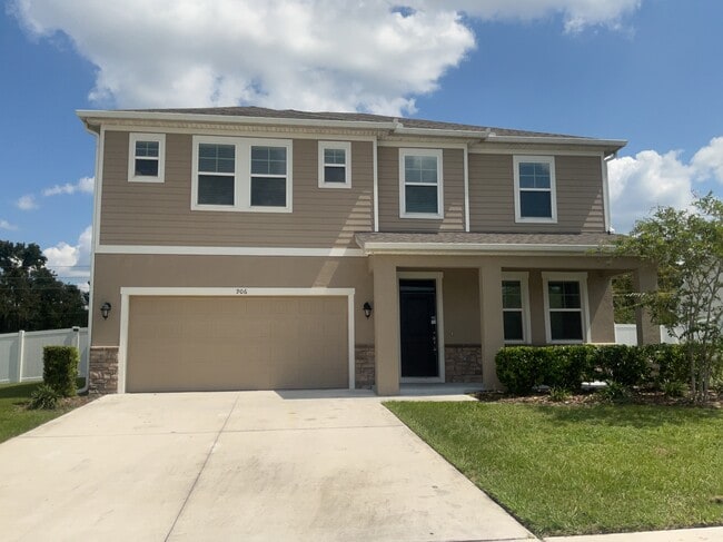 Building Photo - 906 Summer Stone Loop