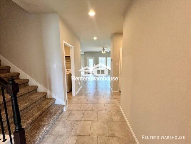 Building Photo - Immediate Move in Ready!!