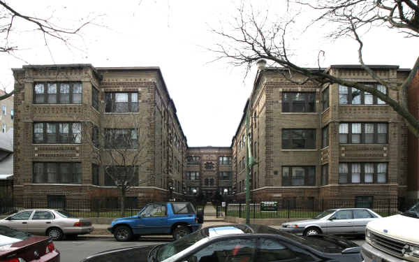 Primary Photo - Berwyn Station