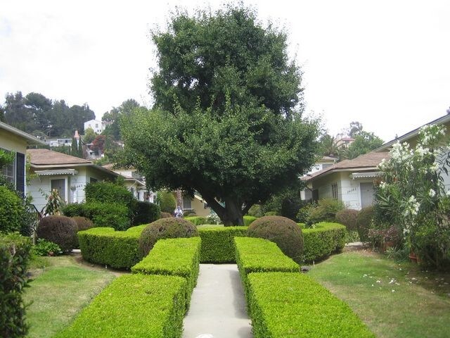 Primary Photo - 2434 N Beachwood Dr
