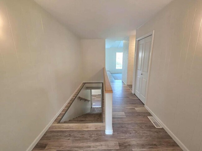 Foto del edificio - Stunning 4 Bedroom, 3 Bathroom Home, with ...
