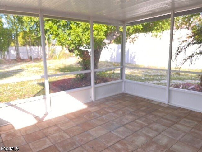 Building Photo - 507 SW 19th Ln