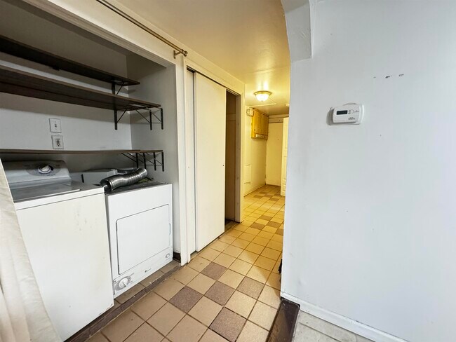 Foto del edificio - 92 Hancock Ave