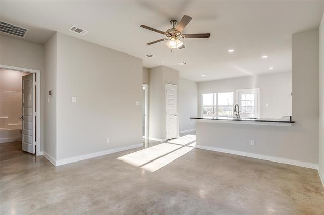 Building Photo - 609 Mesquite Dr