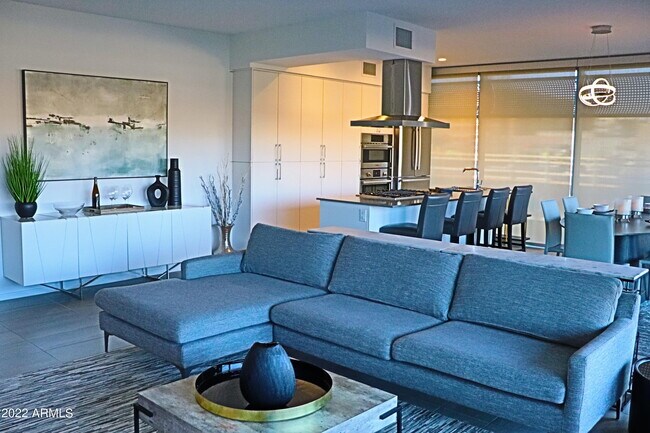 Foto del edificio - 7180 E Kierland Blvd
