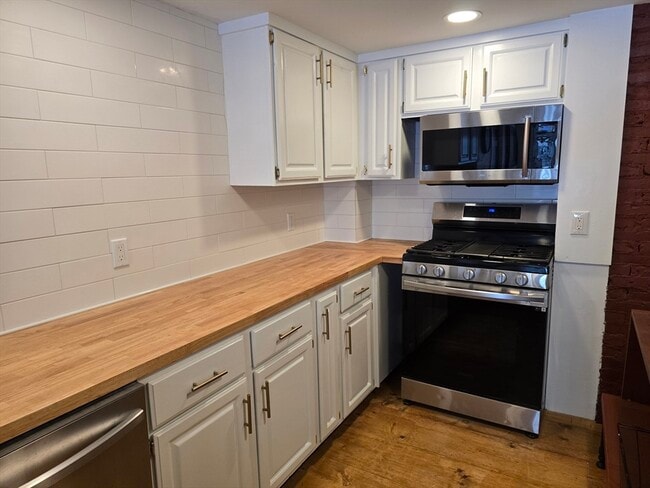 Building Photo - 223 Central St