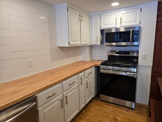 Foto del edificio - 223 Central St