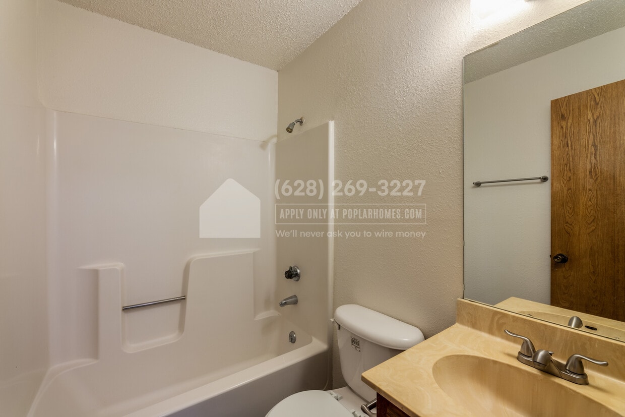 21465 Coyote Trail Unit C, Lago Vista, TX 78645 Condo for Rent in Lago Vista, TX