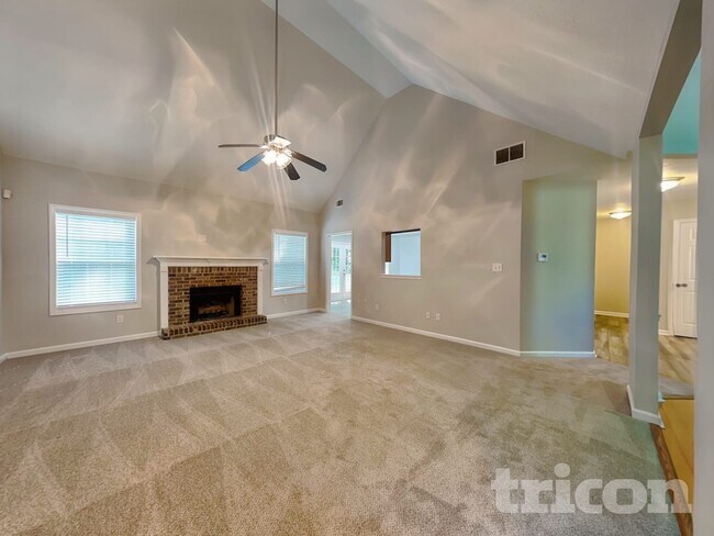 Foto del edificio - 45 Pebble Creek Dr