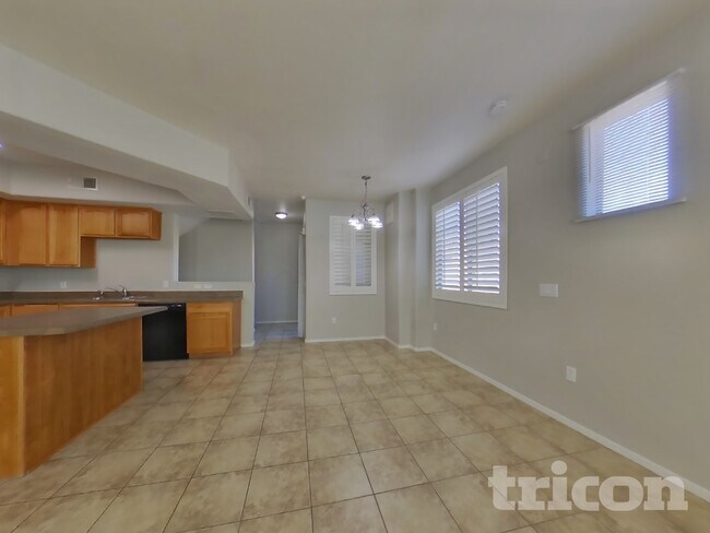 Foto del edificio - 16825 N 14th St