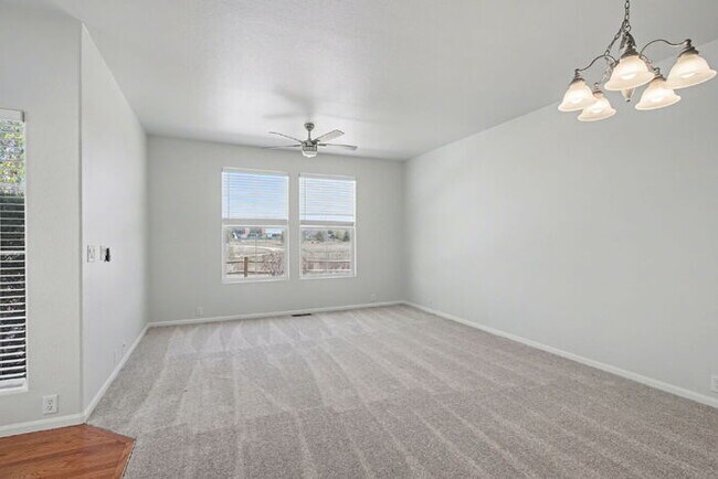 Foto del edificio - Beautifully Updated 3-Bedroom End-Unit Townhome Facing Open Space with Attached 2-Car Garage in G...