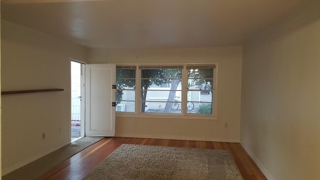 Building Photo - 627 Rose Ave