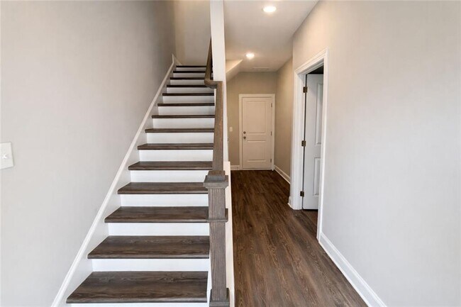 Foto del edificio - 1375 Walking Wy