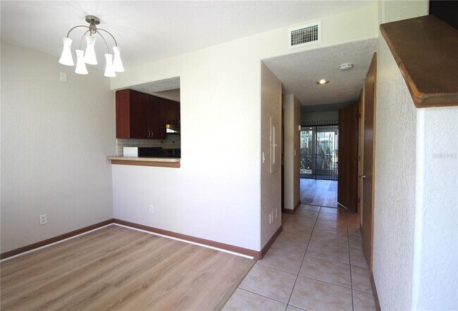 Foto del edificio - 4917 25th St W
