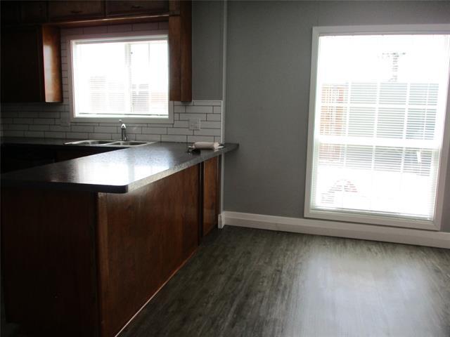 Foto del edificio - 406 N Carrier Pkwy