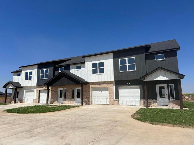 Foto principal - 14100 Daisy Dr