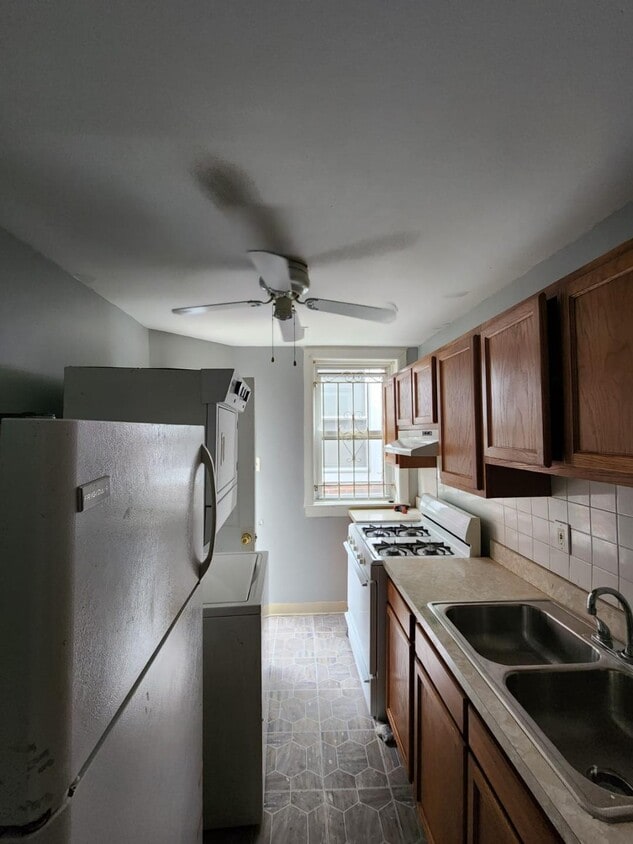 Primary Photo - 4820 Sansom St