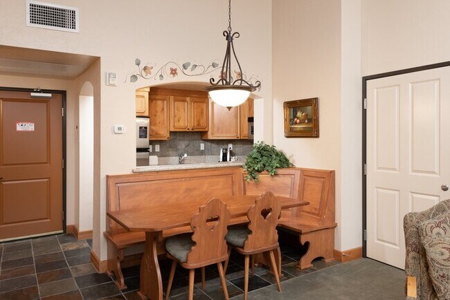 Foto del edificio - Villa 3035 2 Bed 2 Bath Full Kitchen